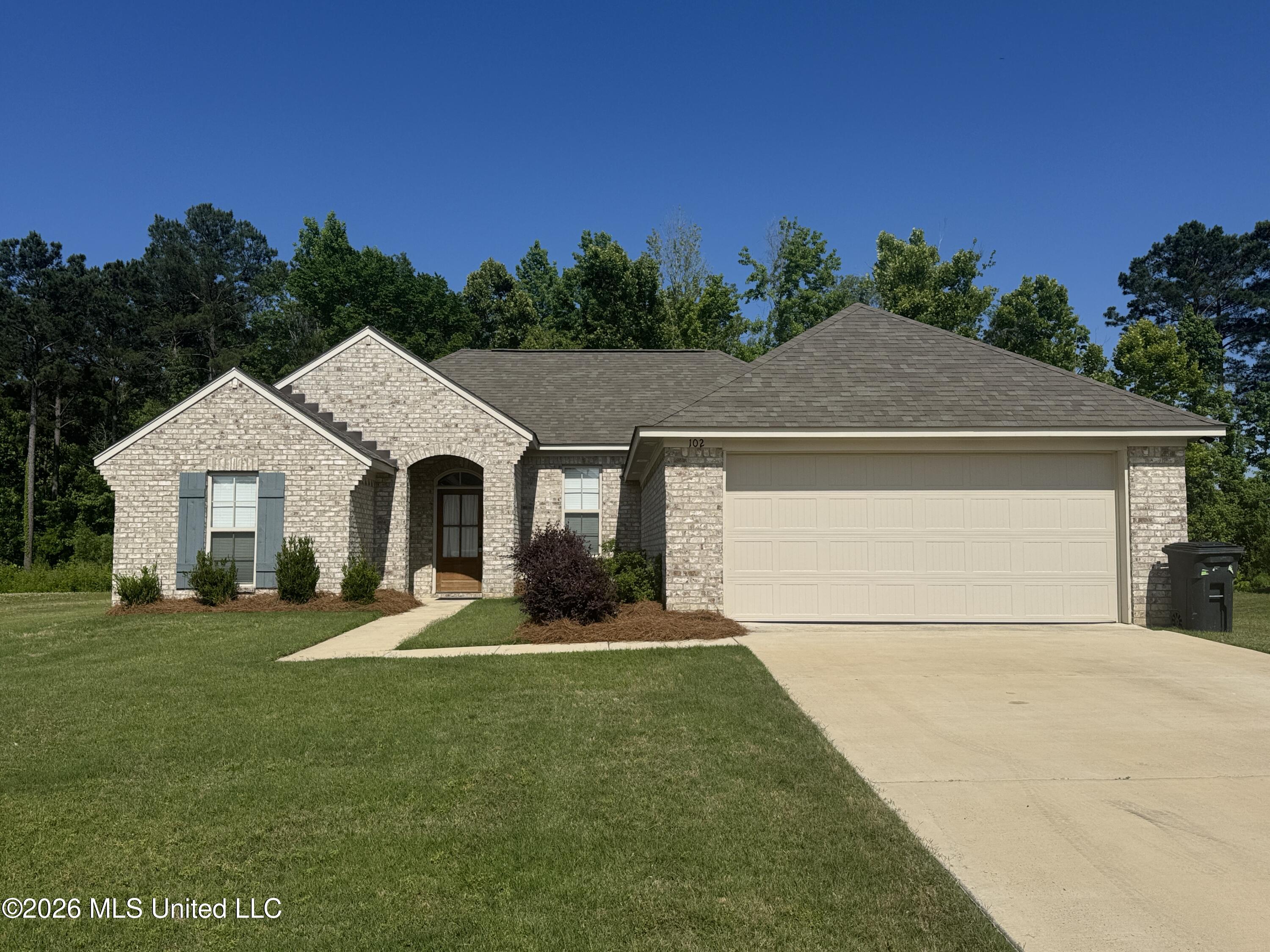 102 Rotherfield Place Canton, MS 39046 - Photo 1 of 20 IMG_4110