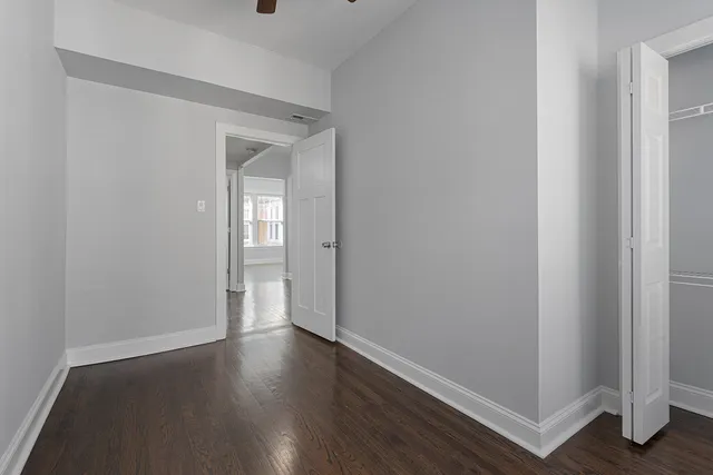 $2,102 | 1104 West Glenlake Avenue, Unit 2, Chicago, IL 60660