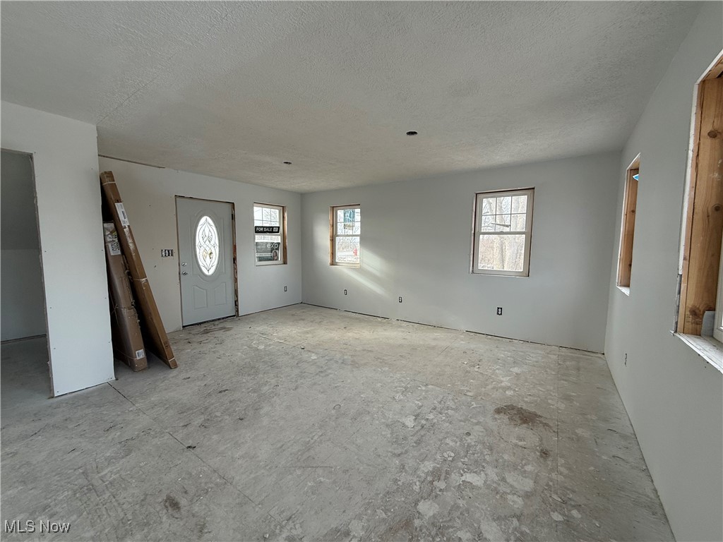 196 North Ridge Street Monroeville, OH 44847 - Photo 41 of 47 open floor concept