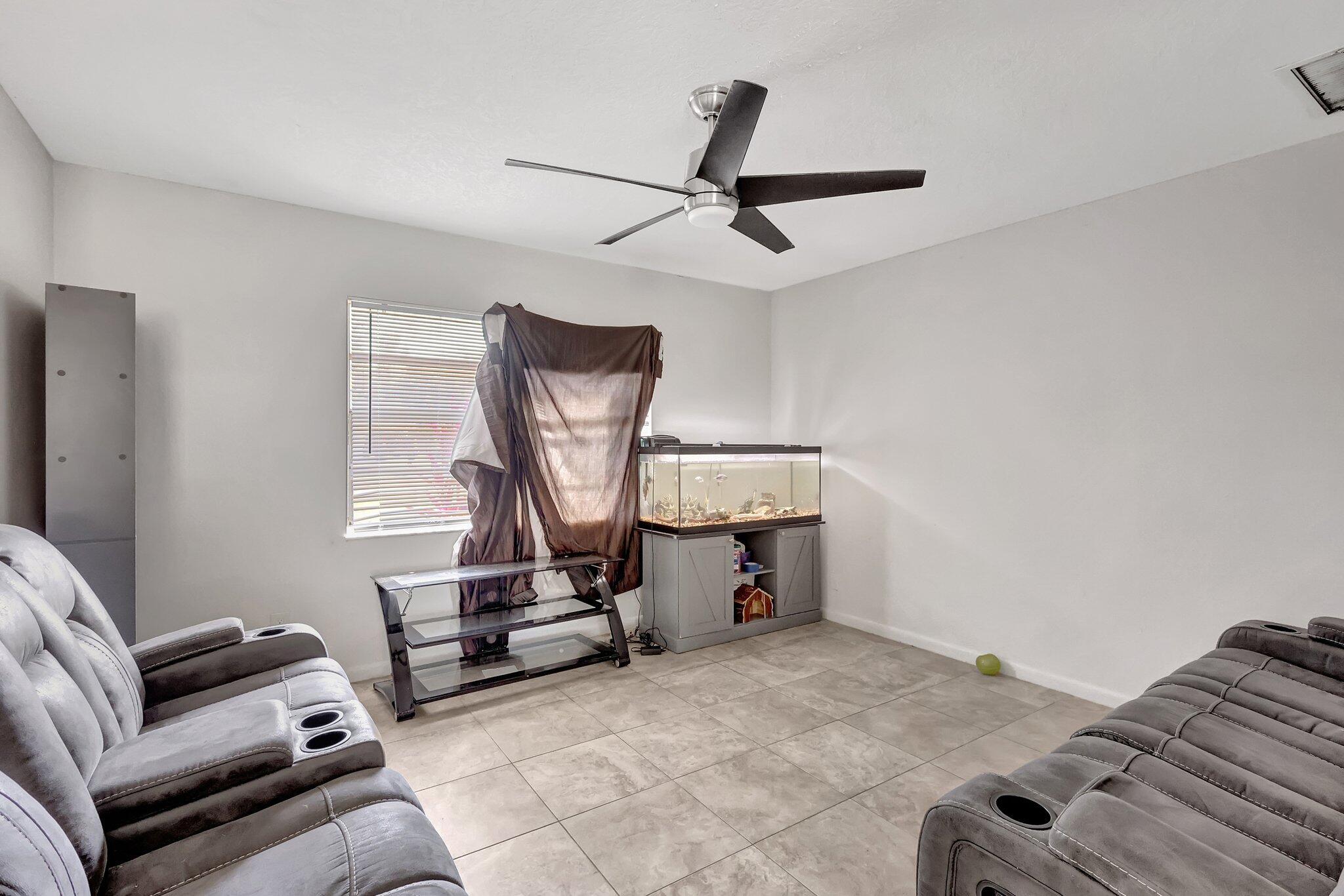 7406 Donlon Road Fort Pierce, FL 34951 - Photo 4 of 40 Living Area