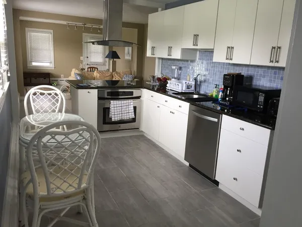 $2,600 | 18 Willow Court, Portsmouth, RI 02871