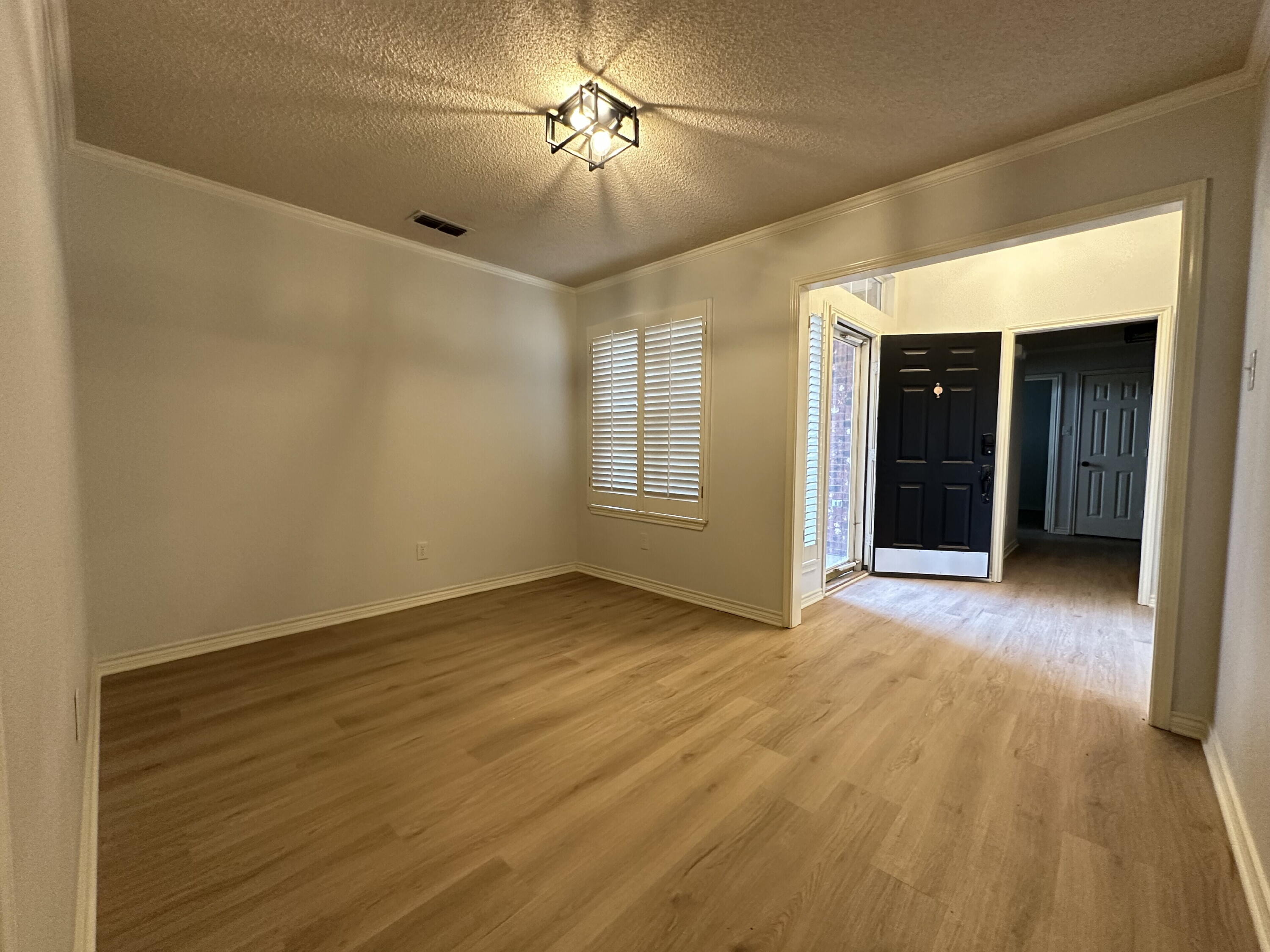 5422 99th Street Lubbock, TX 79424 - Photo 8 of 21 IMG_1425