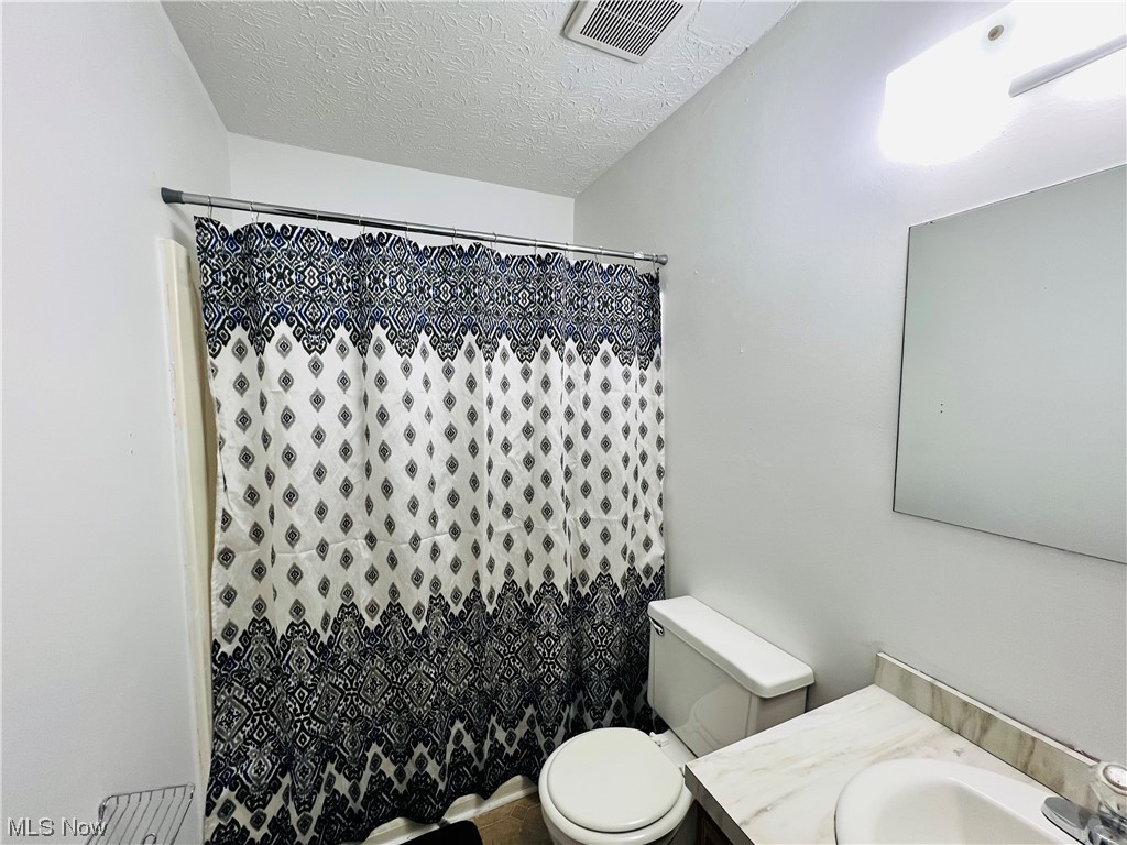 38932 Chestnut Ridge Road Elyria, OH 44035 - Photo 14 of 23 main bathroom