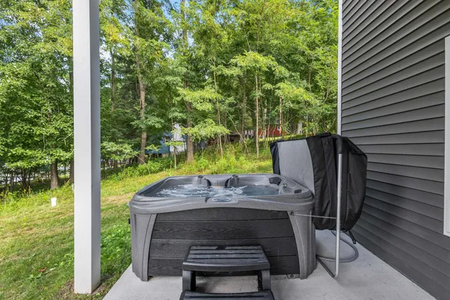 $850,000 | W5066 West Long Lake Road, Waupaca, WI 54981