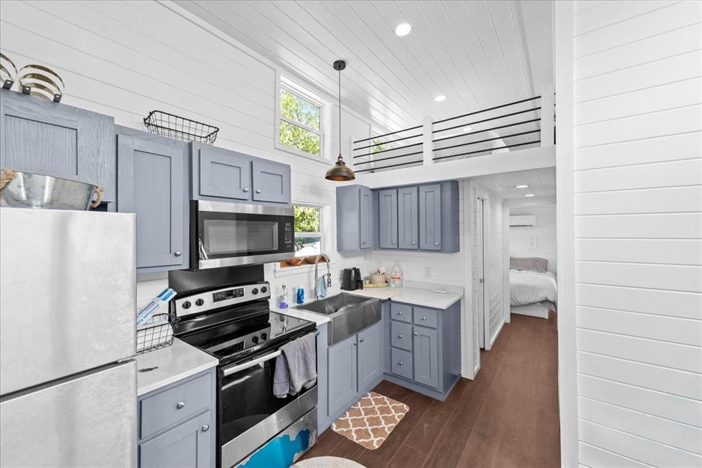 202 Choctaw Trail Whitney, TX 76692 - Photo 5 of 22