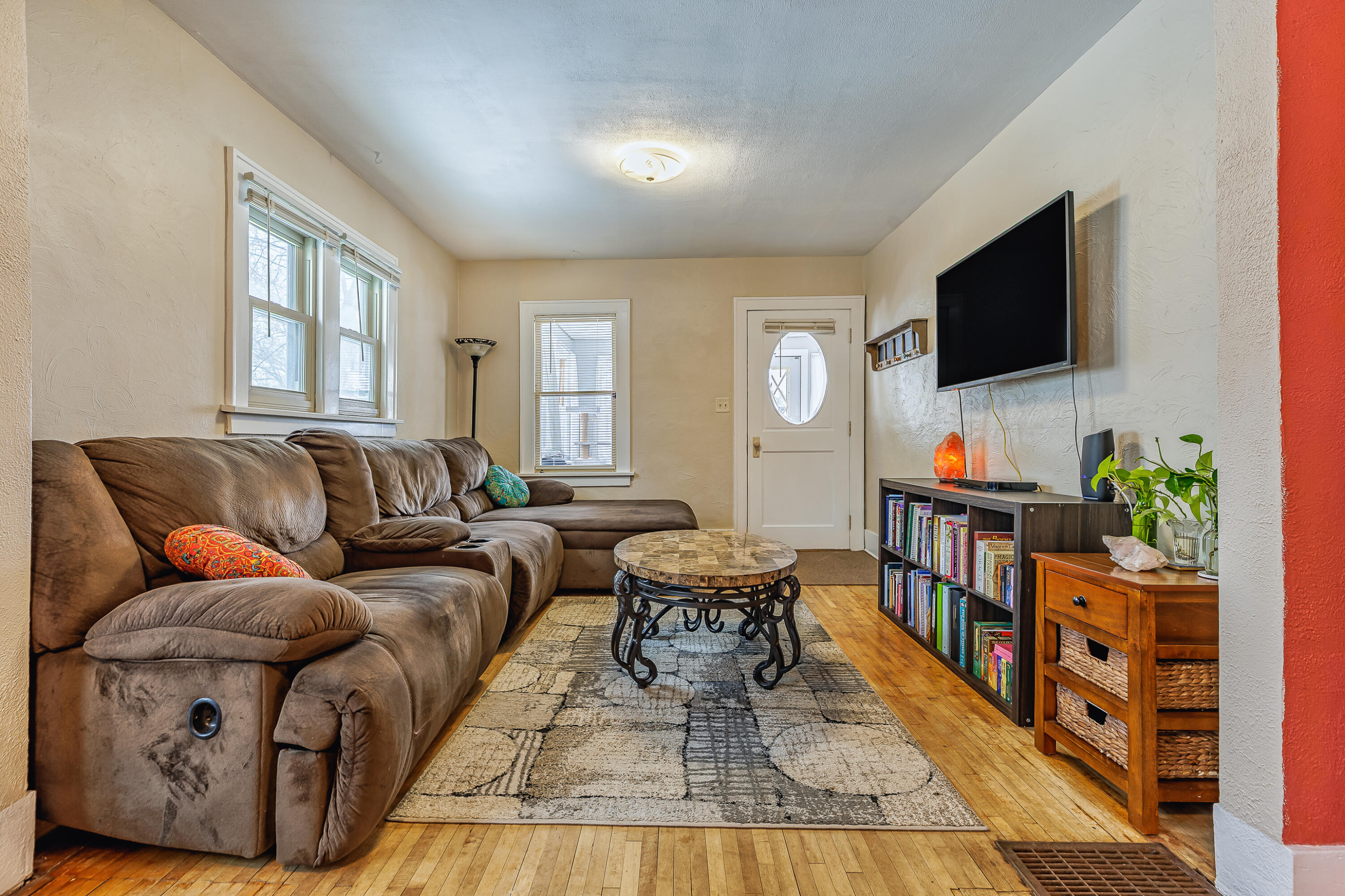 2830 Harvey Street La Crosse, WI 54603 - Photo 5 of 27 Living Room