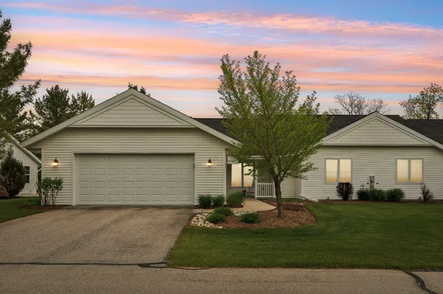 $749,800 | 522 Otto Way, Elkhart Lake, WI 53020