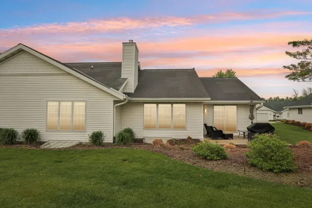 $749,800 | 522 Otto Way, Elkhart Lake, WI 53020