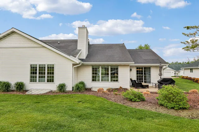 $749,800 | 522 Otto Way, Elkhart Lake, WI 53020