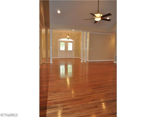 2500 Lakes Edge High Point High Point, NC 27265 - Photo 5 of 16 Living Room.