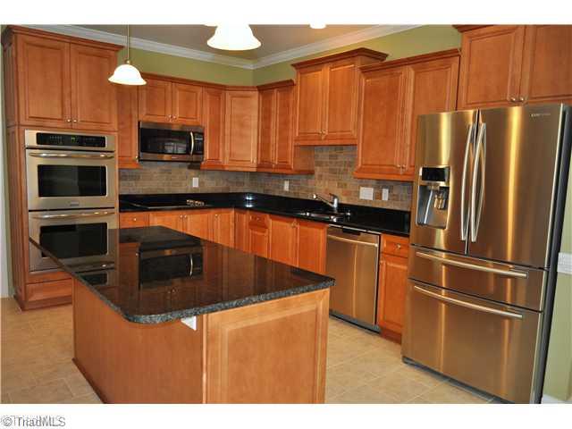2500 Lakes Edge High Point High Point, NC 27265 - Photo 7 of 16 Kitchen. Double oven, cooktop, island