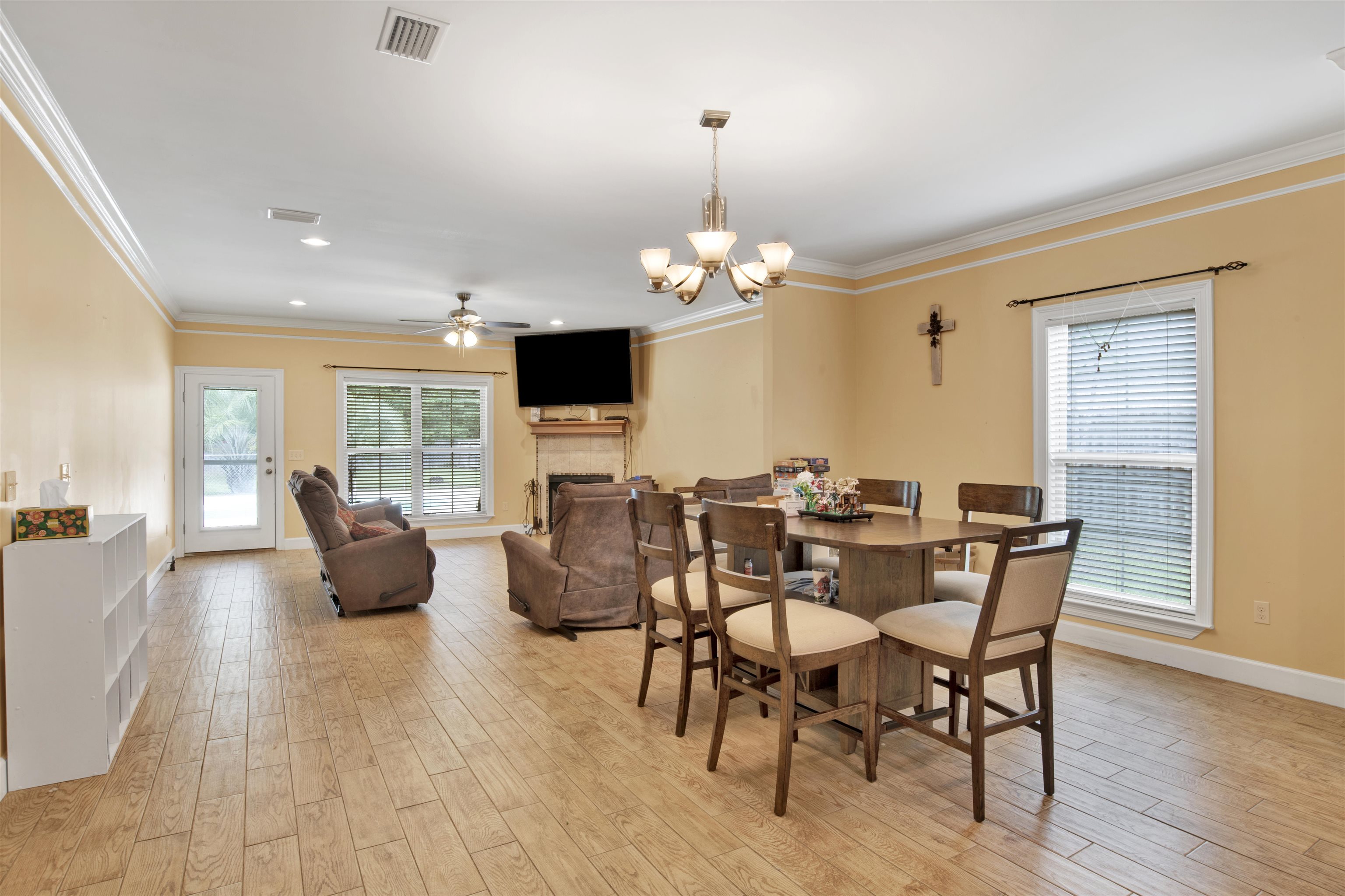 6679 Daniel Styron Lane Gulf Shores, AL 36542 - Photo 5 of 38 Dining Area