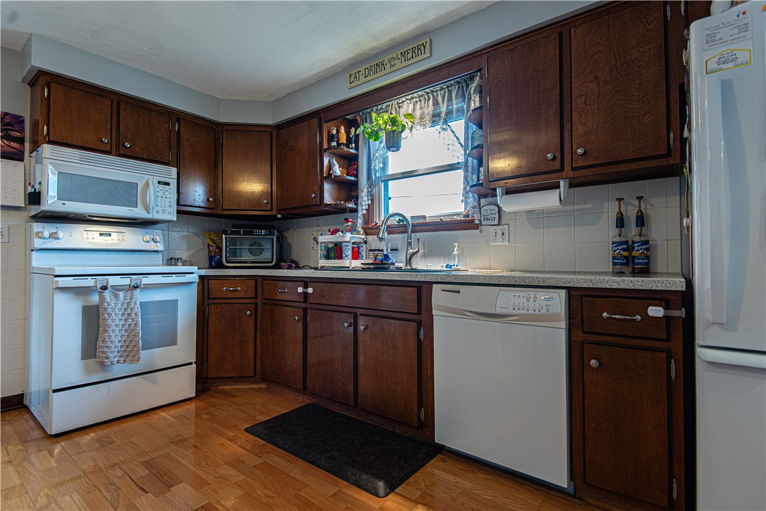 45 Thibeault Avenue Woonsocket, RI 02895 - Photo 10 of 35