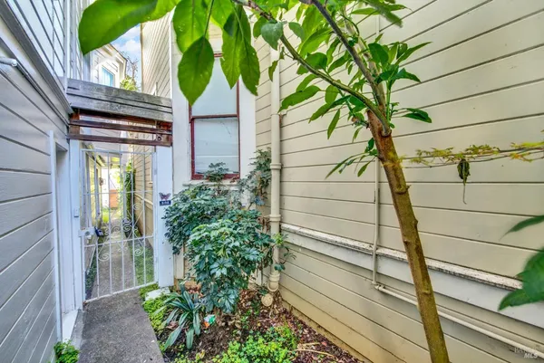 $1,895 | 519 Virginia Street, Unit B, Vallejo, CA 94590