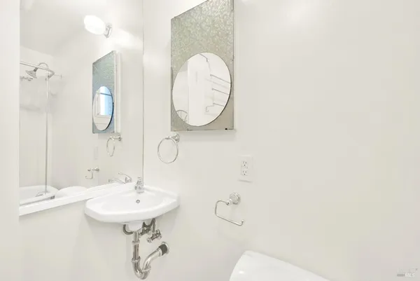 $1,895 | 519 Virginia Street, Unit B, Vallejo, CA 94590