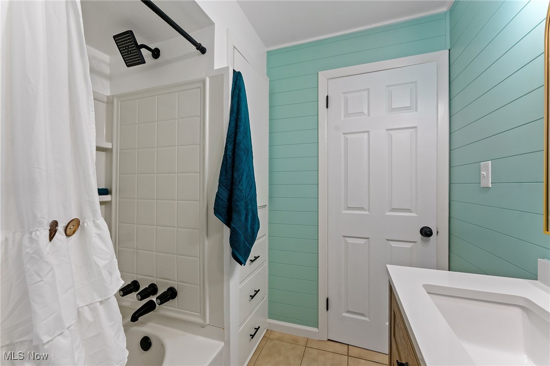2415 Bears Den Road Youngstown, OH 44511 - Photo 12 of 40 Gallery Image 12