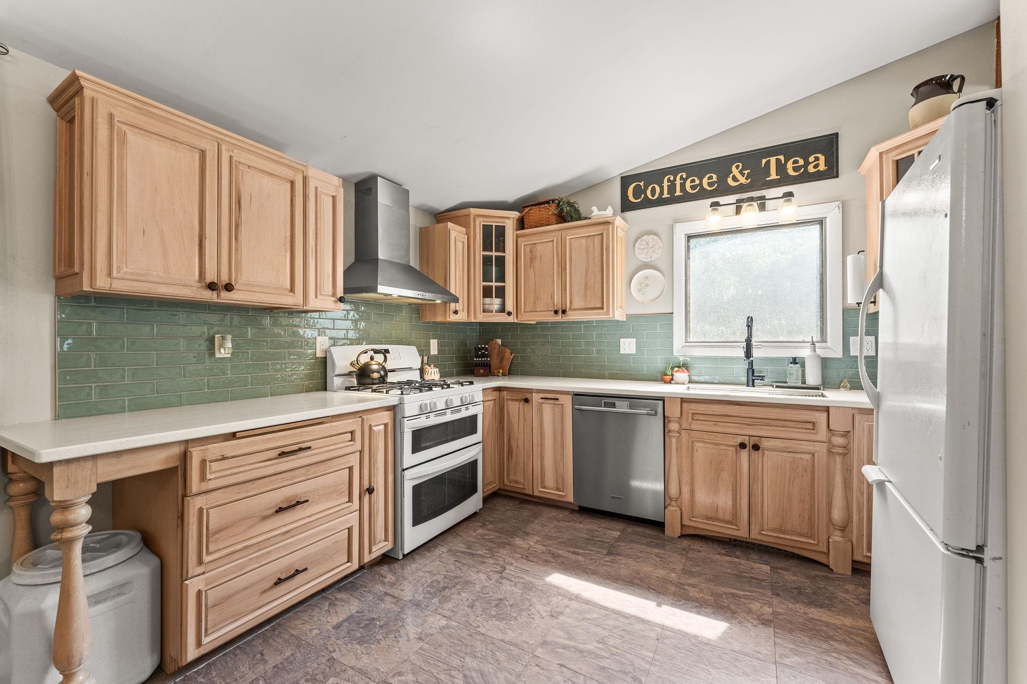 631 10th Street Baraboo, WI 53913 - Photo 7 of 48