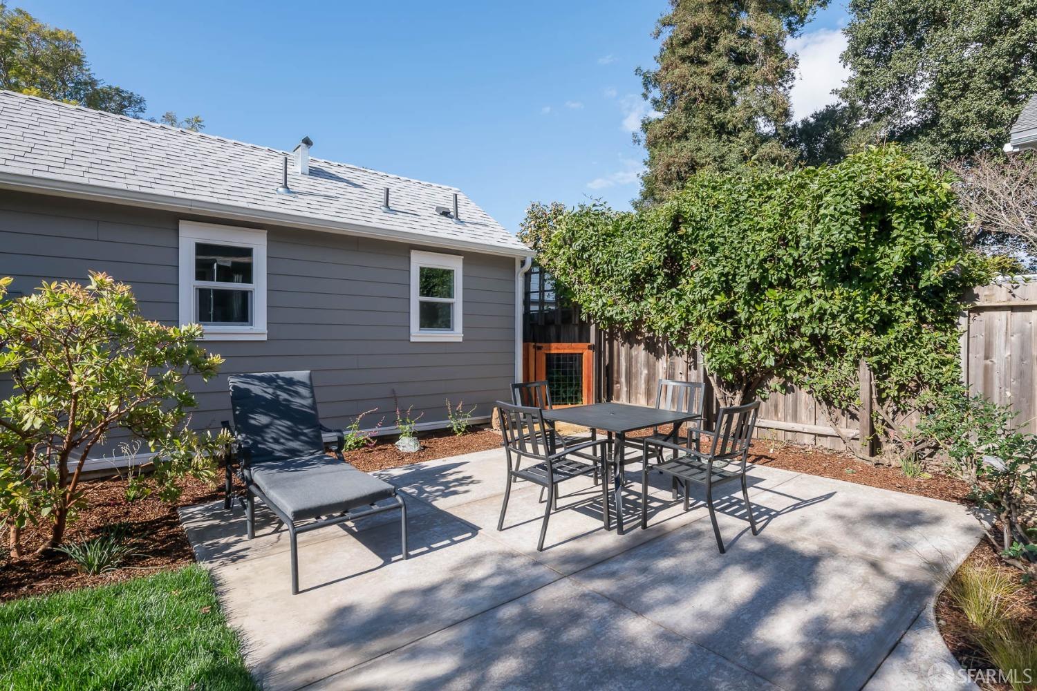 857 Laurel Street Alameda, CA 94501 - Photo 7 of 30