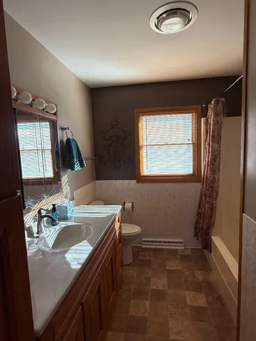 $215,000 | 627 Southview Drive, Marshall, MN 56258