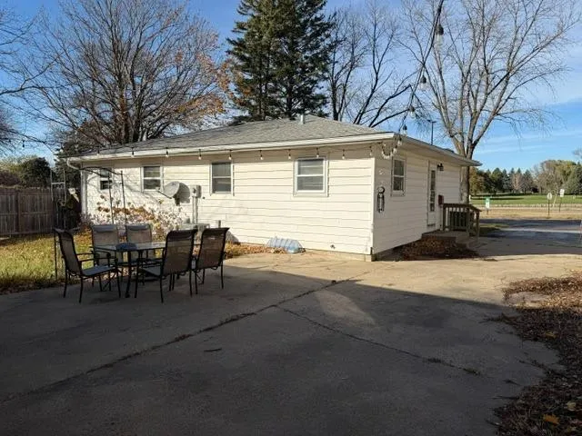 $215,000 | 627 Southview Drive, Marshall, MN 56258