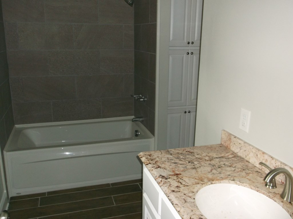 5218 Barron Road Summit, MS 39666 - Photo 9 of 18 new vanity and whirlpool tube