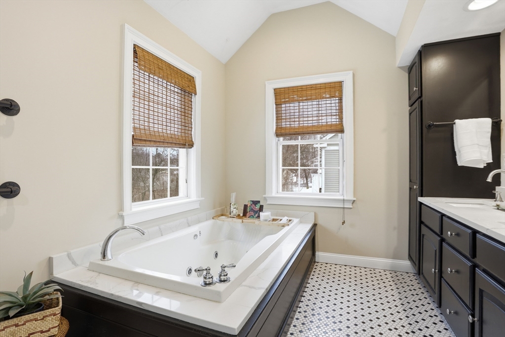 5 Chapel Way Stoneham, MA 02180 - Photo 18 of 30