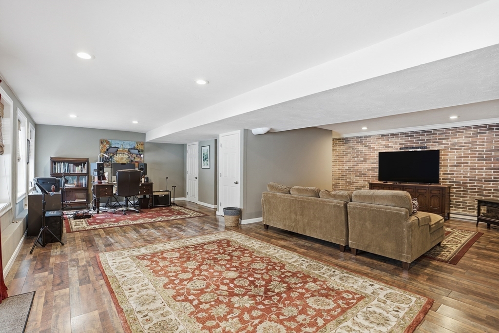 5 Chapel Way Stoneham, MA 02180 - Photo 25 of 30