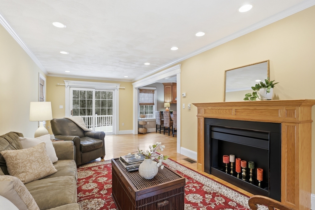 5 Chapel Way Stoneham, MA 02180 - Photo 6 of 30