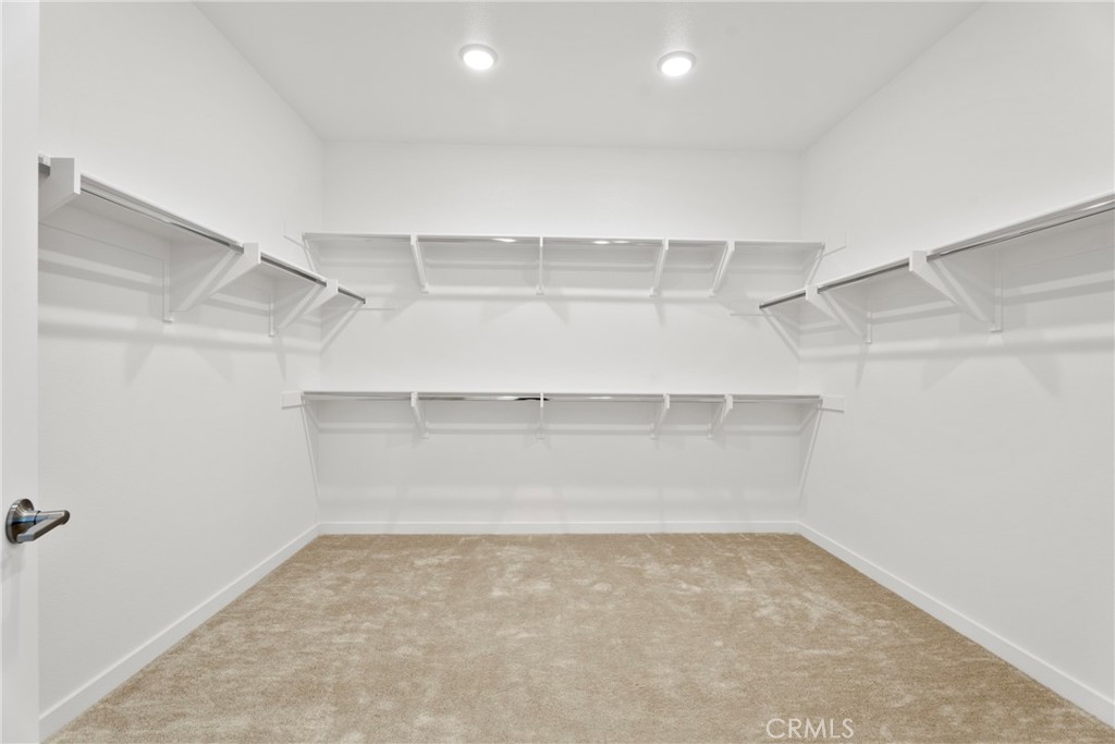 18121 Outlook Way Saugus, CA 91350 - Photo 32 of 59