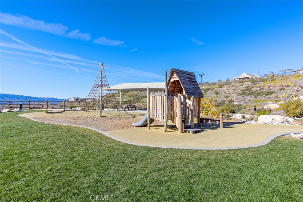 18121 Outlook Way Saugus, CA 91350 - Photo 50 of 59