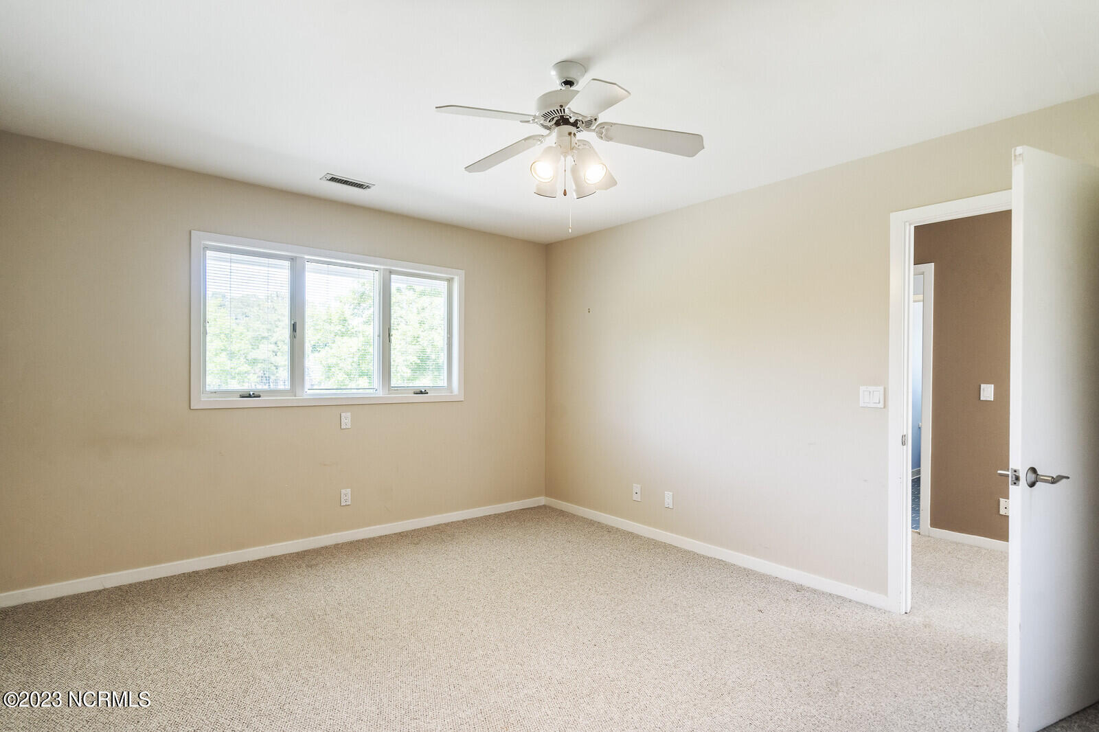 825 South Green Tee Road Hampstead, NC 28443 - Photo 46 of 83 Large secondary bedroom