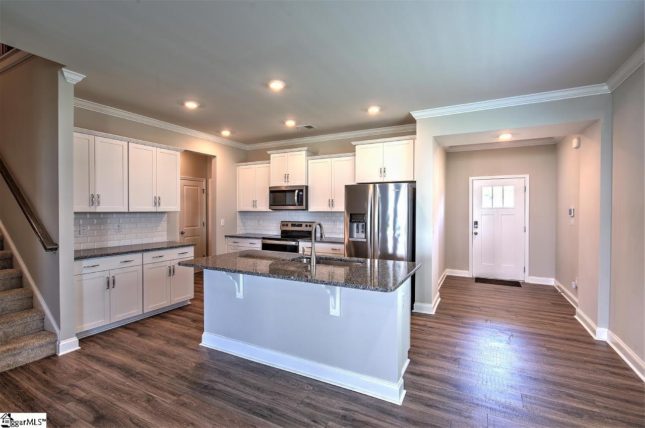 572 Yellow Fox Road Greer, SC 29650 - Photo 3 of 20