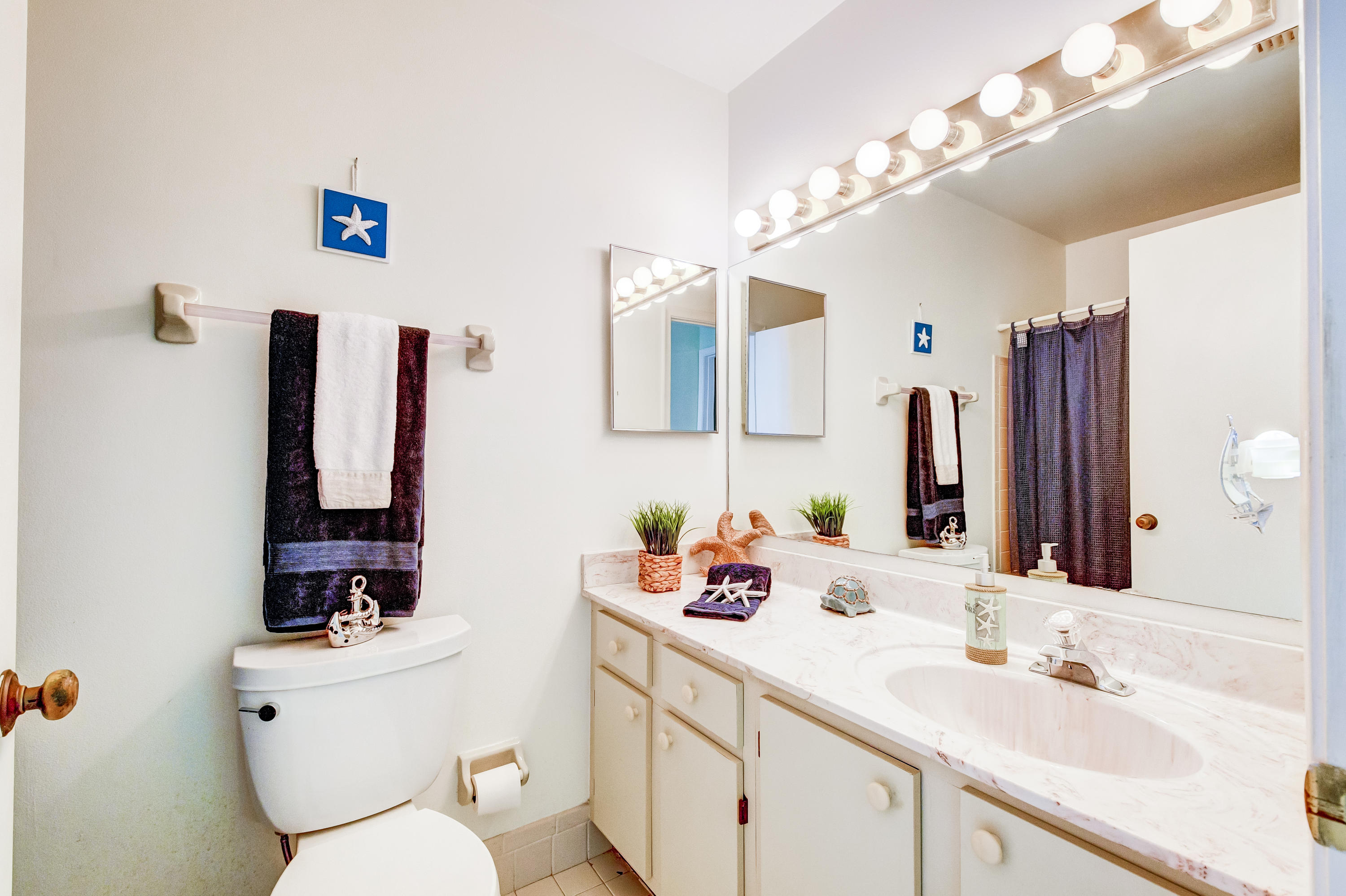 9150 Southwest 20th Street, Unit A Boca Raton, FL 33428 - Photo 26 of 47 Guest bath/bath tub and shower