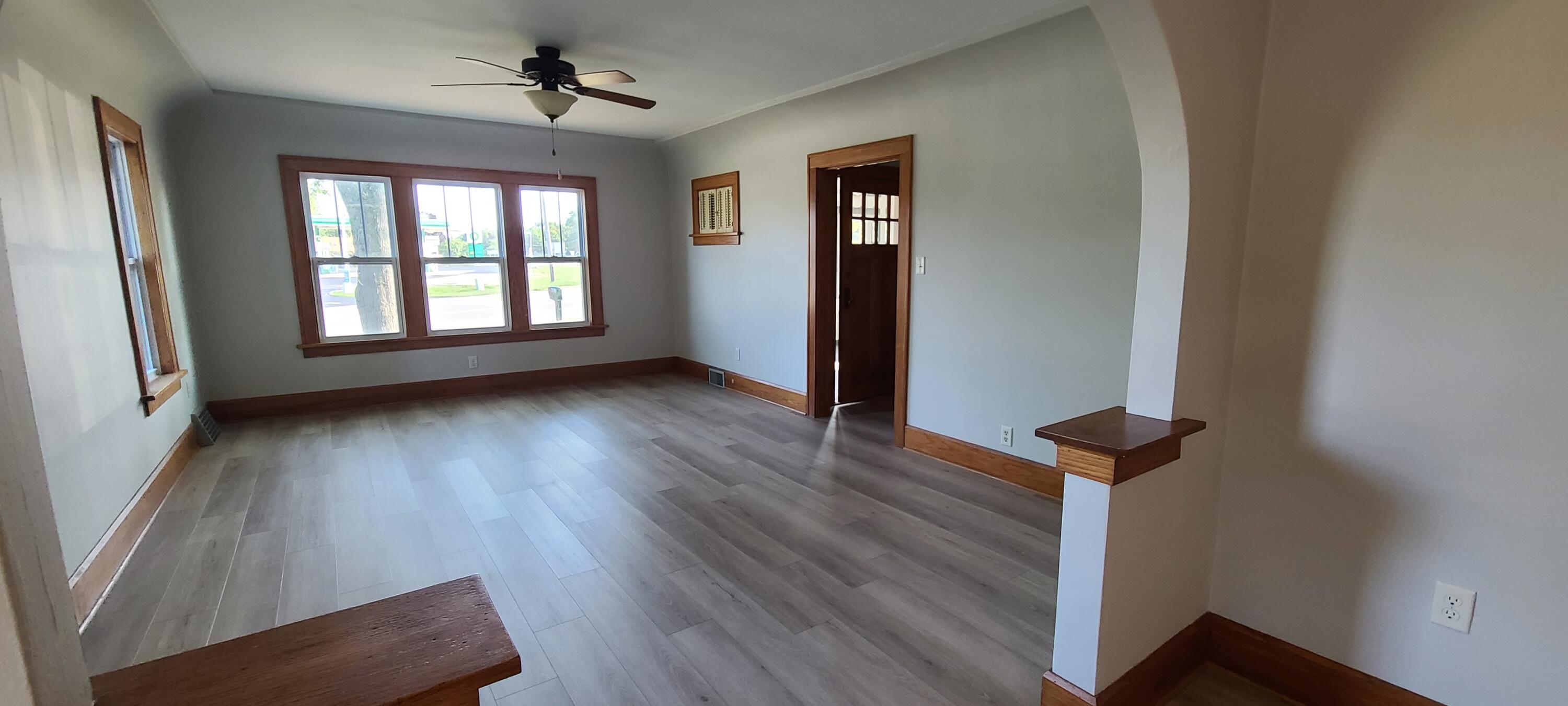 4620 Taylor Avenue Mount Pleasant, WI 53405 - Photo 4 of 21 Living Room