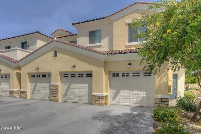 $1,901 | 1350 South Ellsworth Road, Unit 2S, Mesa, AZ 85209