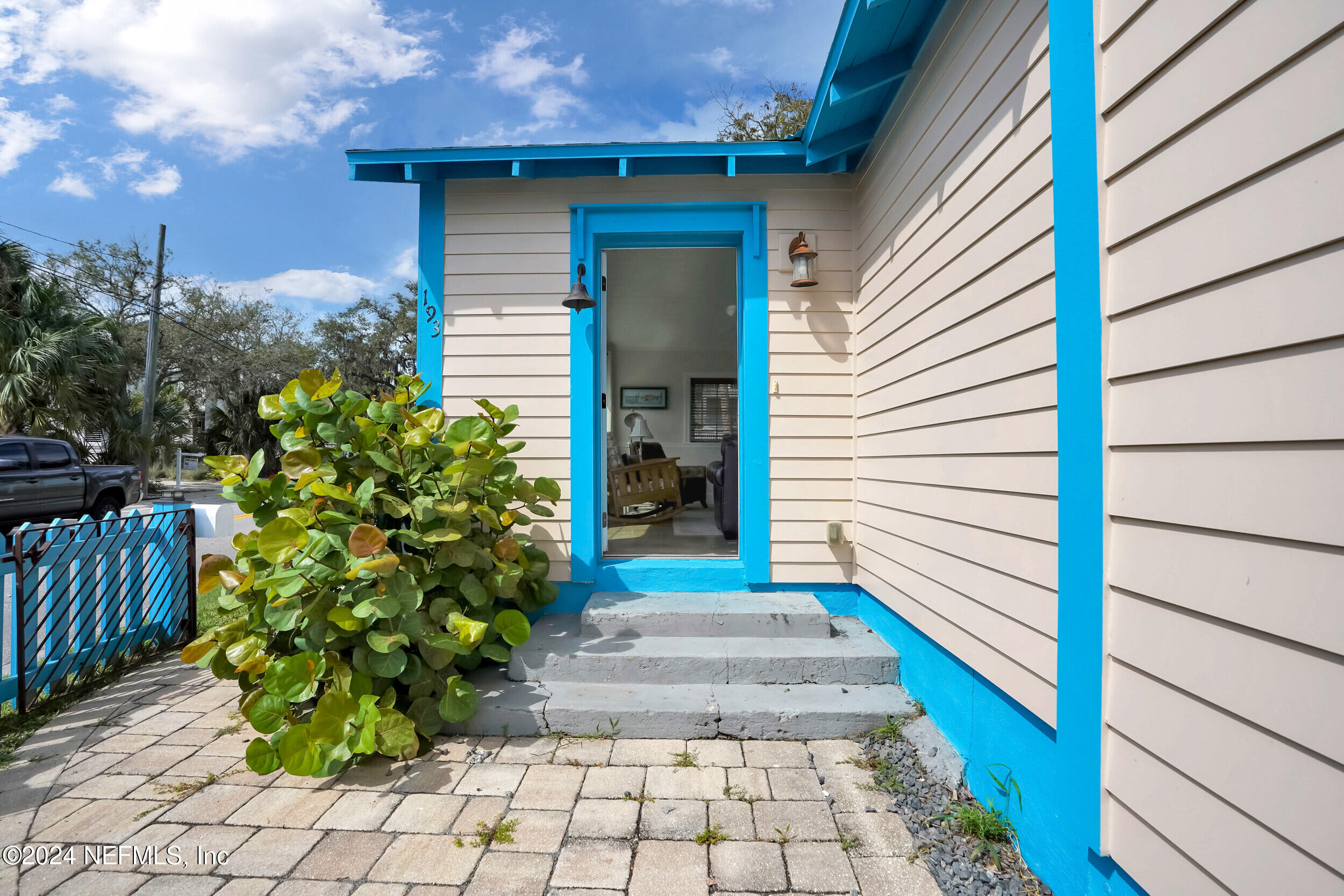 193 Riberia Street St. Augustine, FL 32084 - Photo 3 of 41 HomePrimeMedia 4