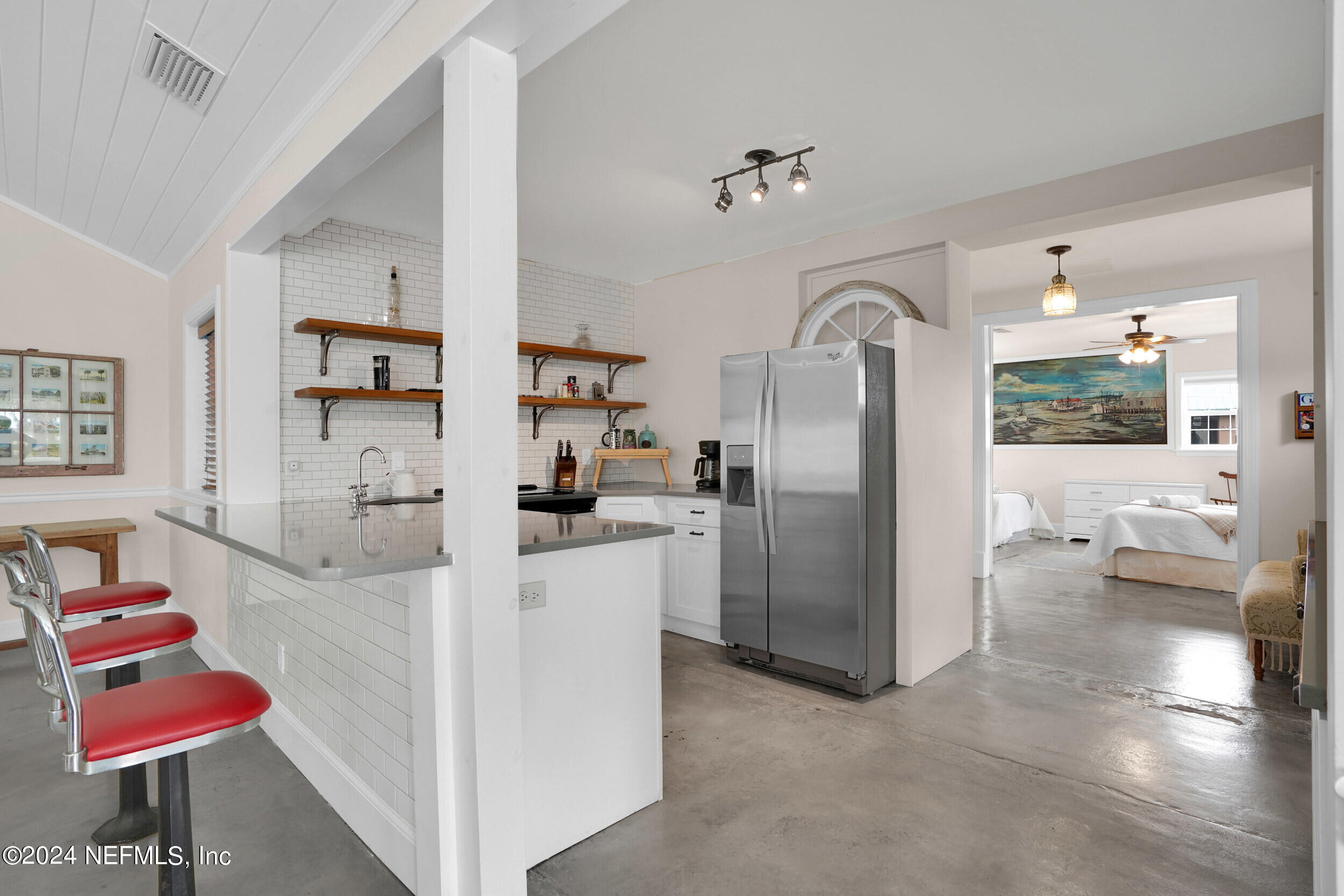 193 Riberia Street St. Augustine, FL 32084 - Photo 9 of 41 HomePrimeMedia 12