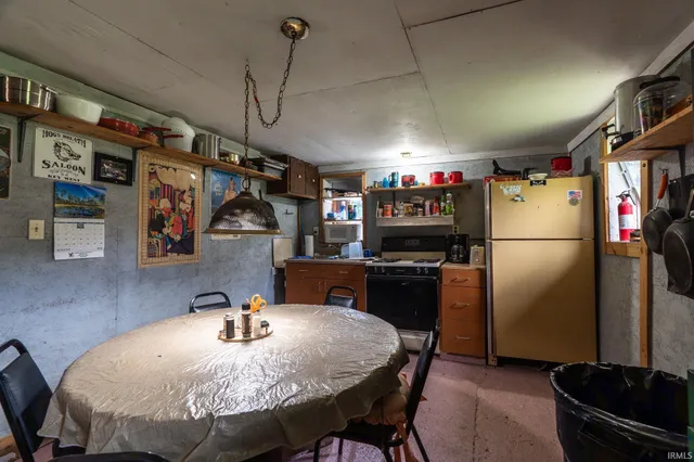 $475,000 | 444 North Dry Run Road, Veedersburg, IN 47987