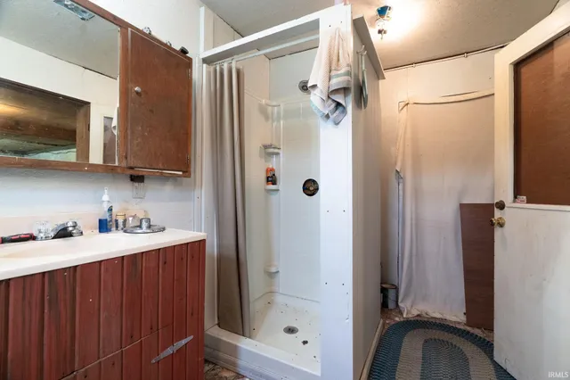 $475,000 | 444 North Dry Run Road, Veedersburg, IN 47987