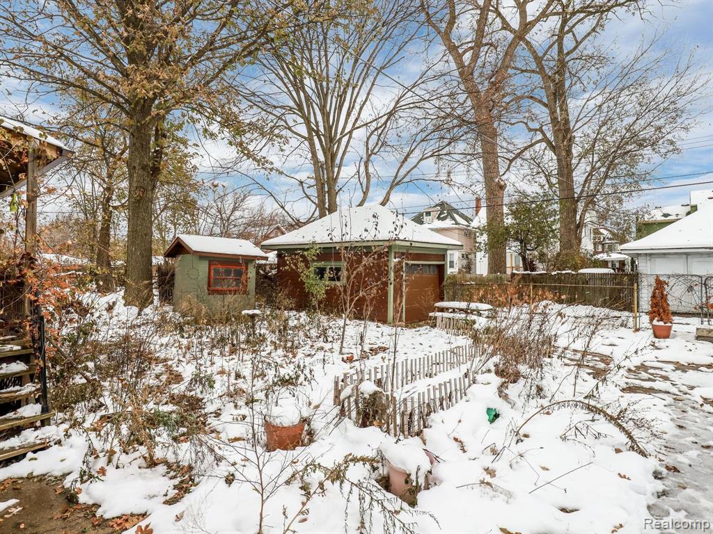 899 Webb Street Detroit, MI 48202 - Photo 10 of 40