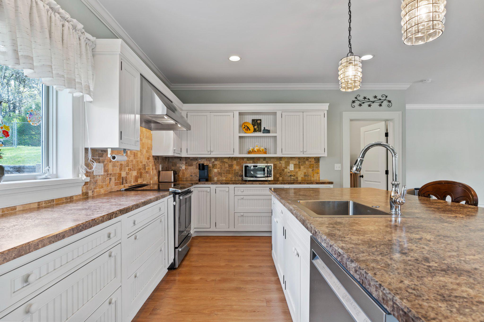 502 Creek Road Carlisle, PA 17013 - Photo 23 of 43 Modern kitchen.
