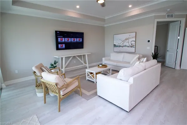 $8,500 | 251 Indies Drive East, Unit 202, Naples, FL 34114