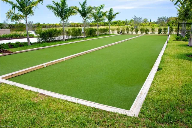 $7,900 | 251 Indies Drive East, Unit 202, Naples, FL 34114