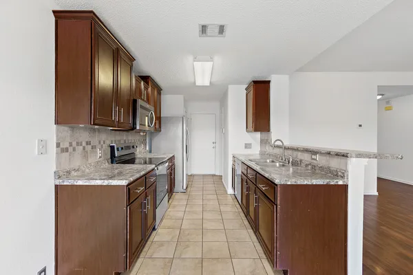 $2,400 | 2204 Coats Circle, Austin, TX 78748