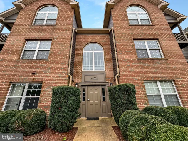 $2,399 | 4108 Monument Court, Unit 101, Fairfax, VA 22033