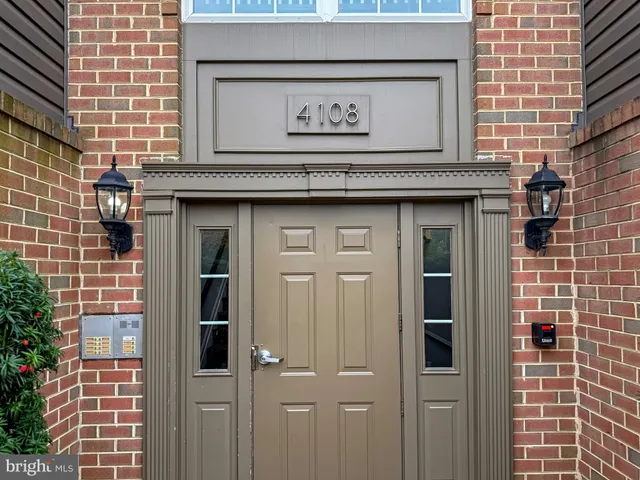 $2,399 | 4108 Monument Court, Unit 101, Fairfax, VA 22033