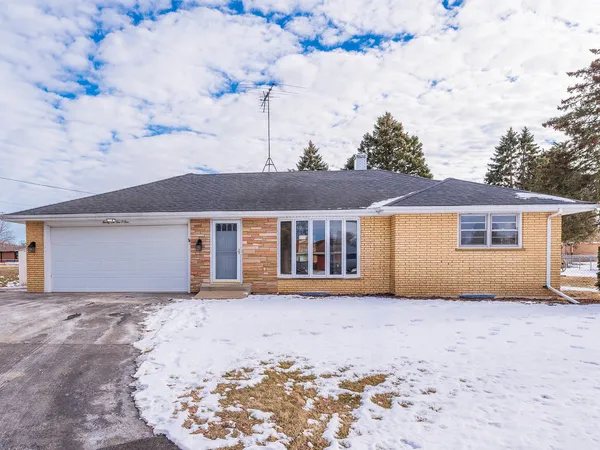 $340,670 | 26101 Roseland Court, Ingleside, IL 60041