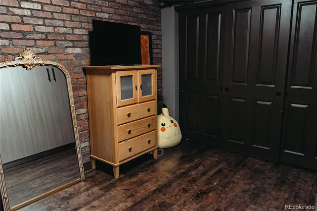 a close up view of washer and dryer