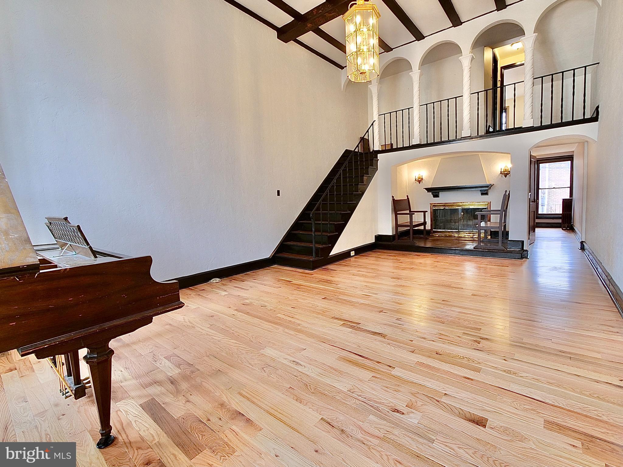 228 Maypole Road Upper Darby, PA 19082 - Photo 3 of 20 Front Entrance 16' Ceiling