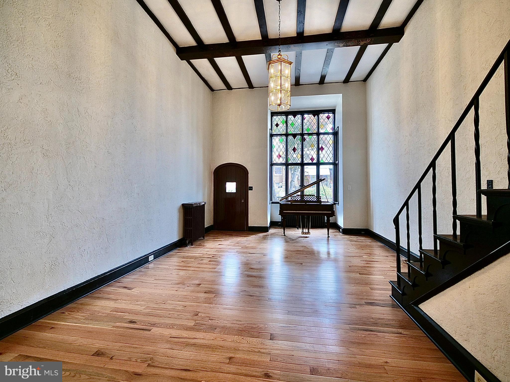 228 Maypole Road Upper Darby, PA 19082 - Photo 5 of 20